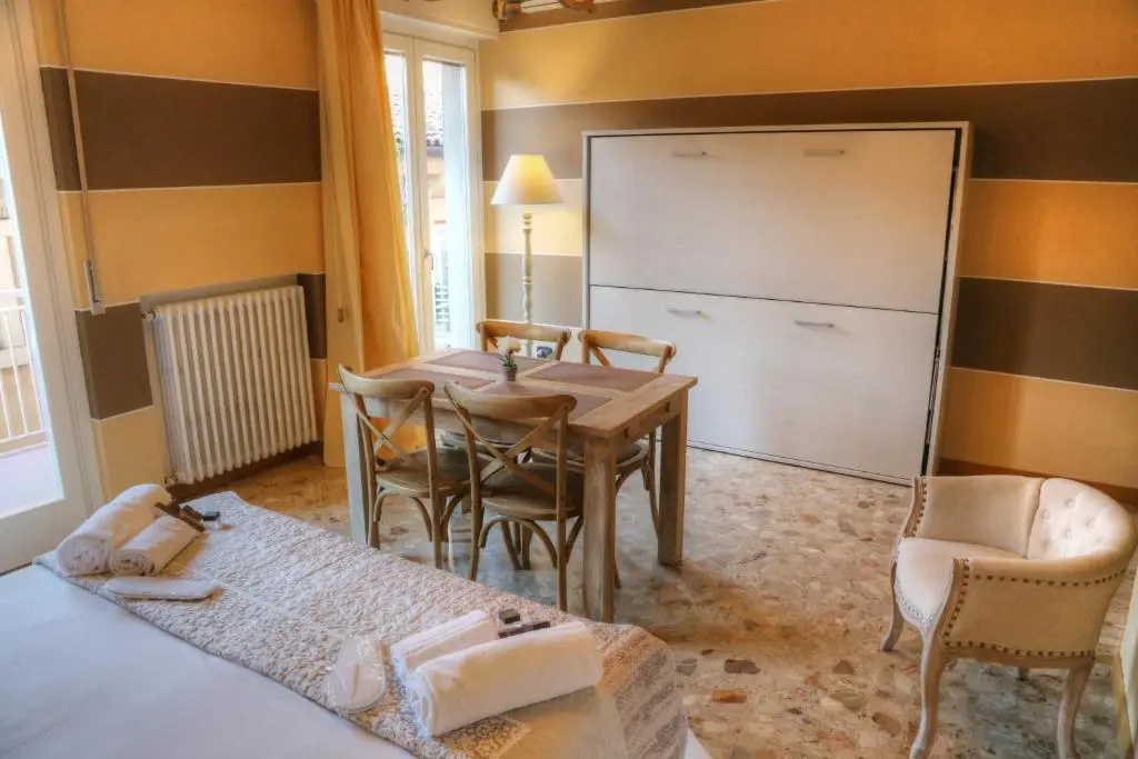 La Casetta di Lina Rooms and Apartments
