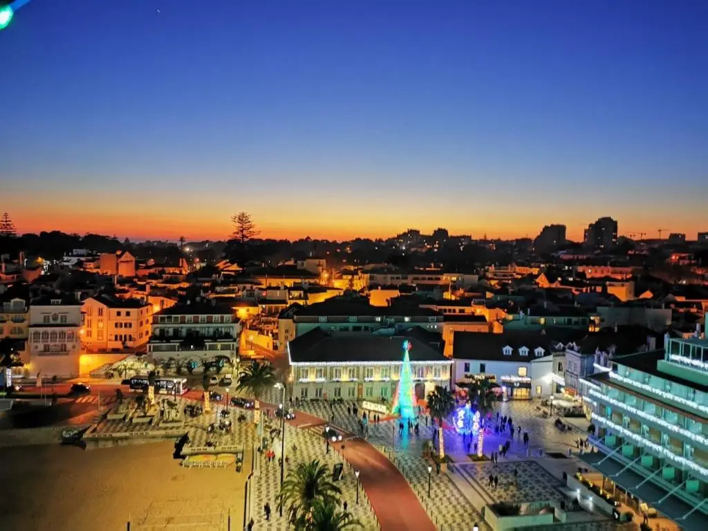3 Bedroom Town House - Historic Centre of Cascais. 100 mts from the beach and centre of Cascais