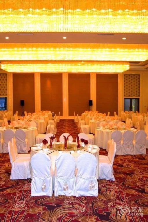 Golden Phoenix Hotel