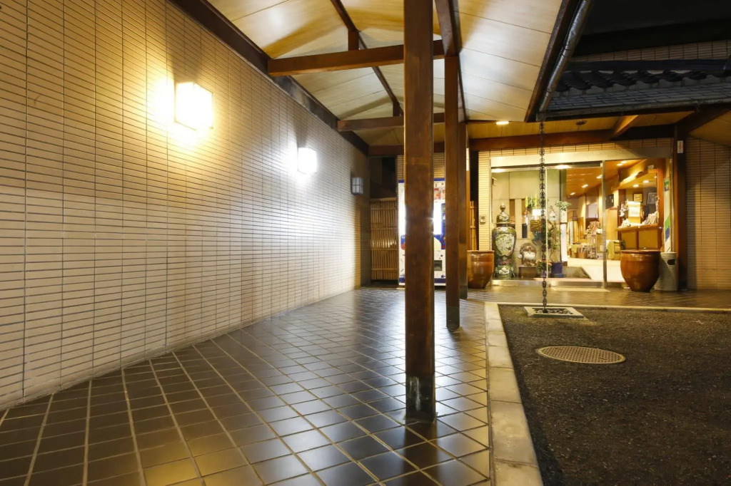 Osaka Ryokan Kuramoto