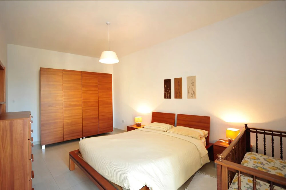 Eri Apartments E039