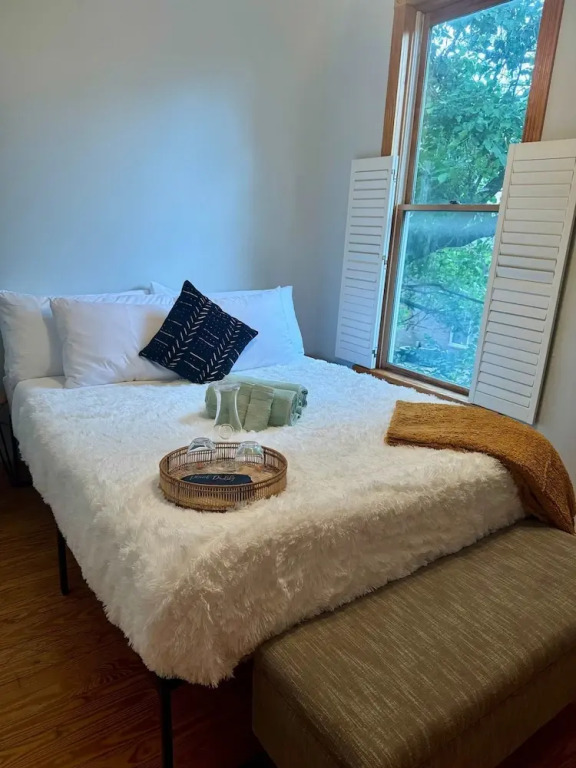 Free Parking - Prime Location - Downtown