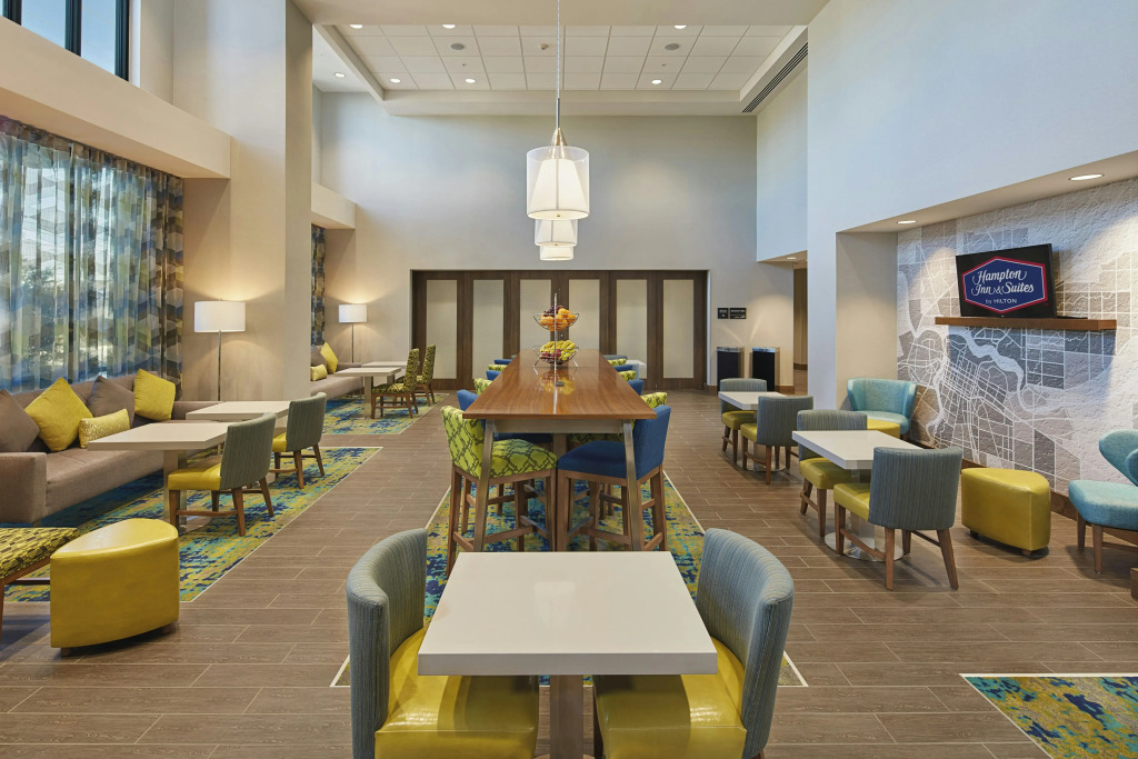Hampton Inn & Suites Sacramento at CSUS