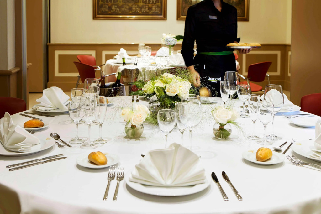Отель Sercotel Gran Hotel Conde Duque