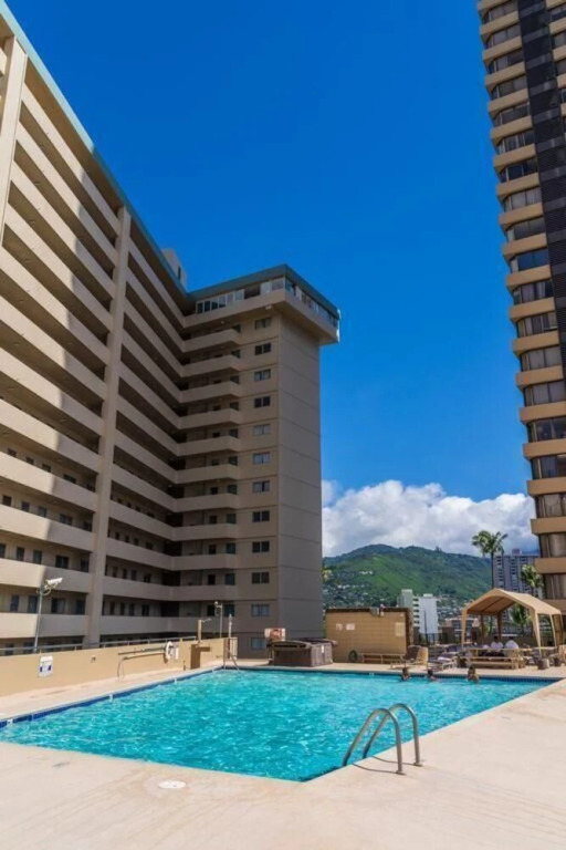 Remodeled Studio With Panoramic Mountain Views!