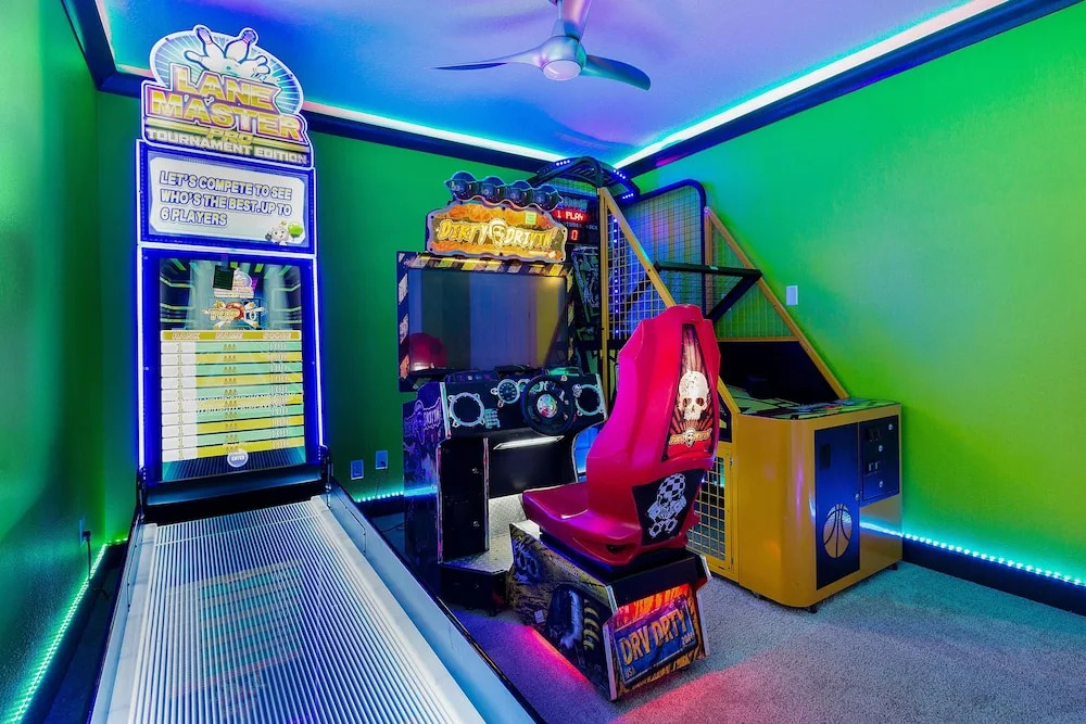 Sr019v: 8 Bed, Social Media, Minions, Pool, Shuffle Board