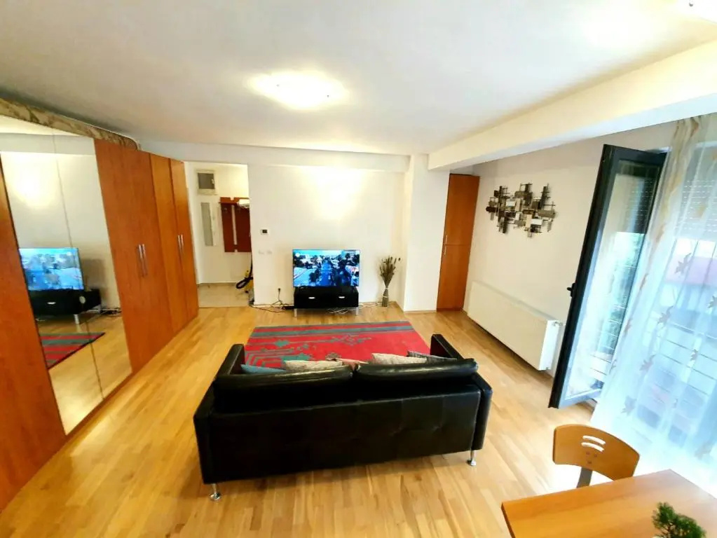 CENTRU UNIRII LUXURY VIP Apartament 2 camere 70 mp ! Parcare subterana privata incalzita iarna si climatizata vara doar cu rezervare in limita locurilor disponibile ! PROPRIETATE IN REGIM HOTELIEP - NU ARE BUCATARIE !