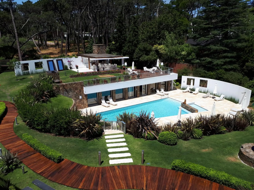 Estudio con parrillero y vista al mar