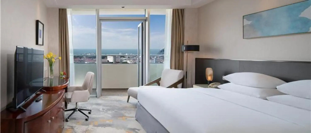 Golden Shining New Century Grand Hotel Beihai