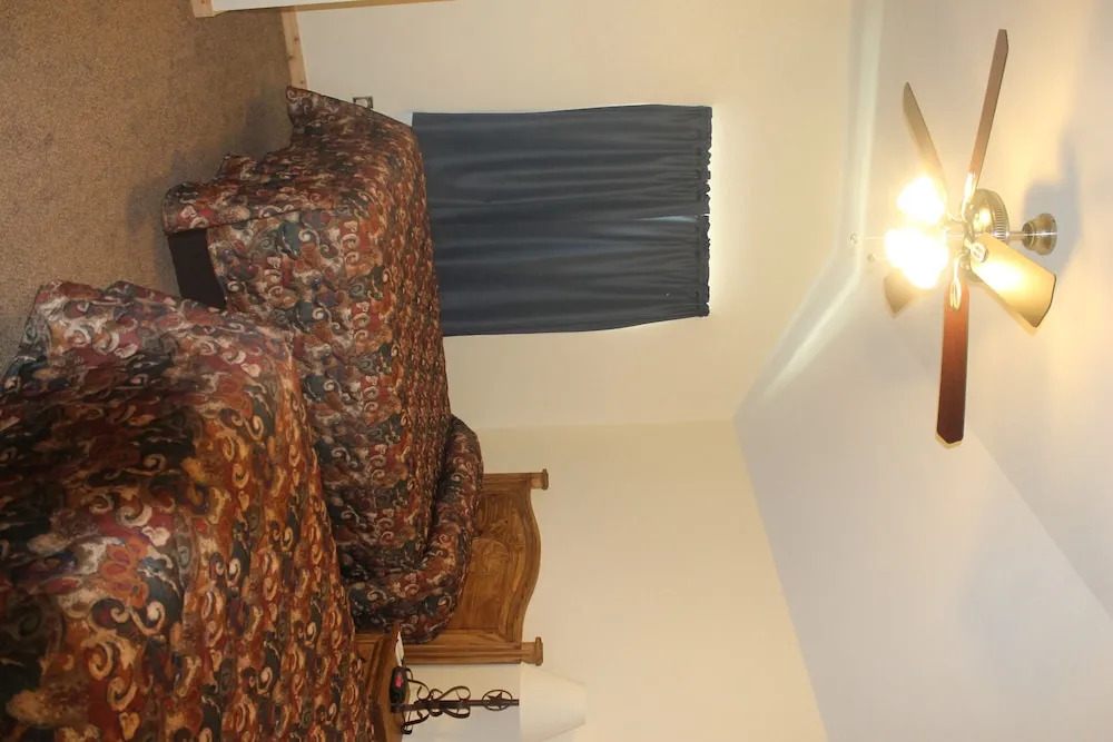 Texas Gold Lodges