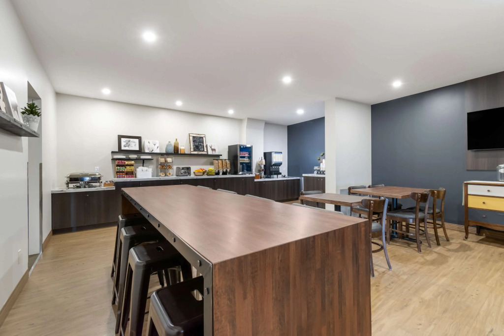 Villa Inn & Suites - SureStay Collection by Best Western