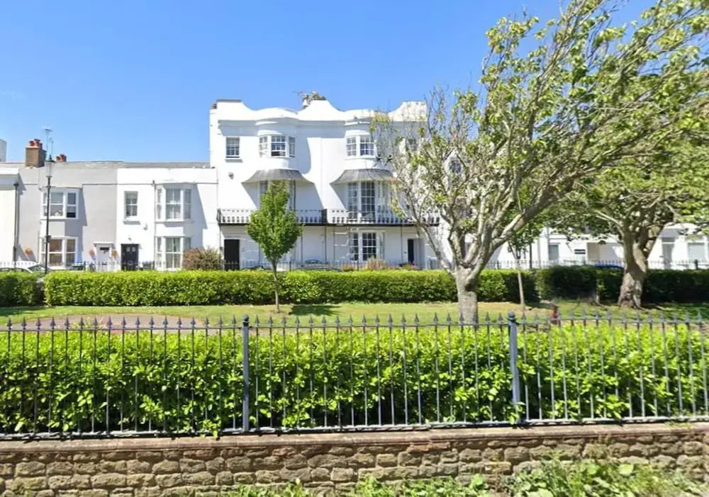 Beautiful 5 Bedroom Regency House / Pets Welcome