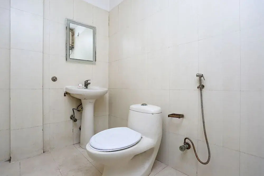 Oyo 15096 Hotel Daya Continental