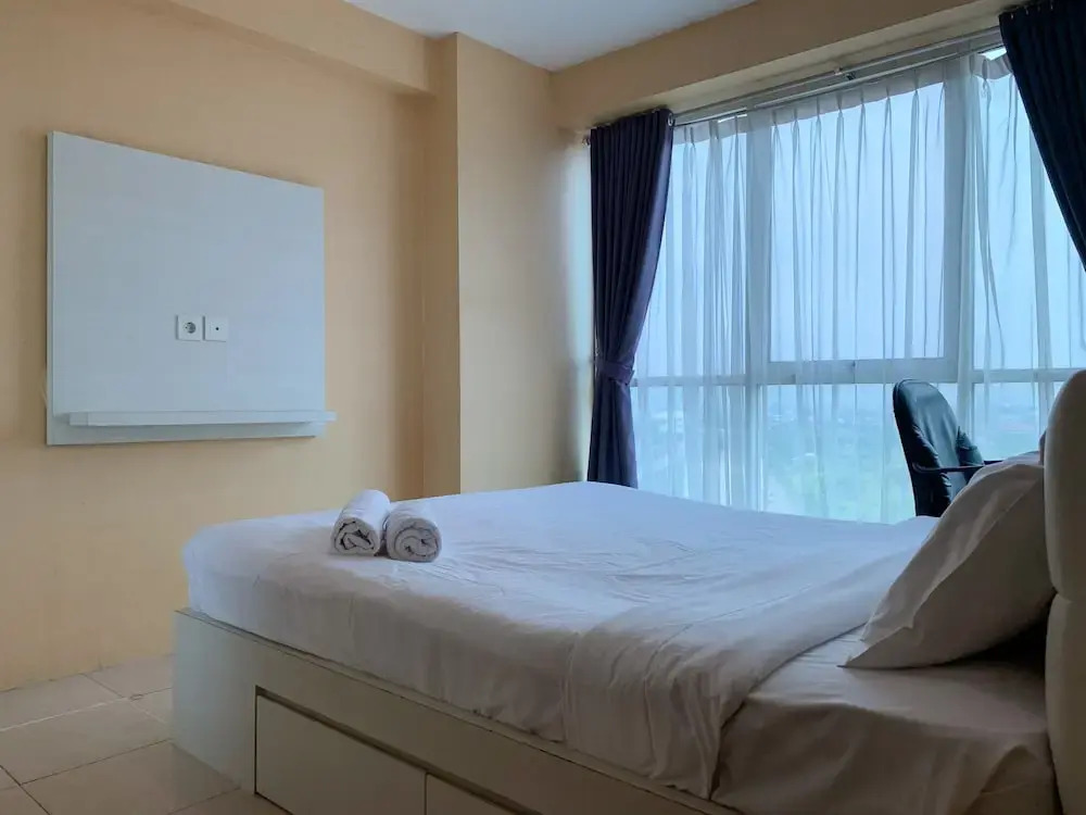 Warm And Cozy 2Br At Tifolia Apartment