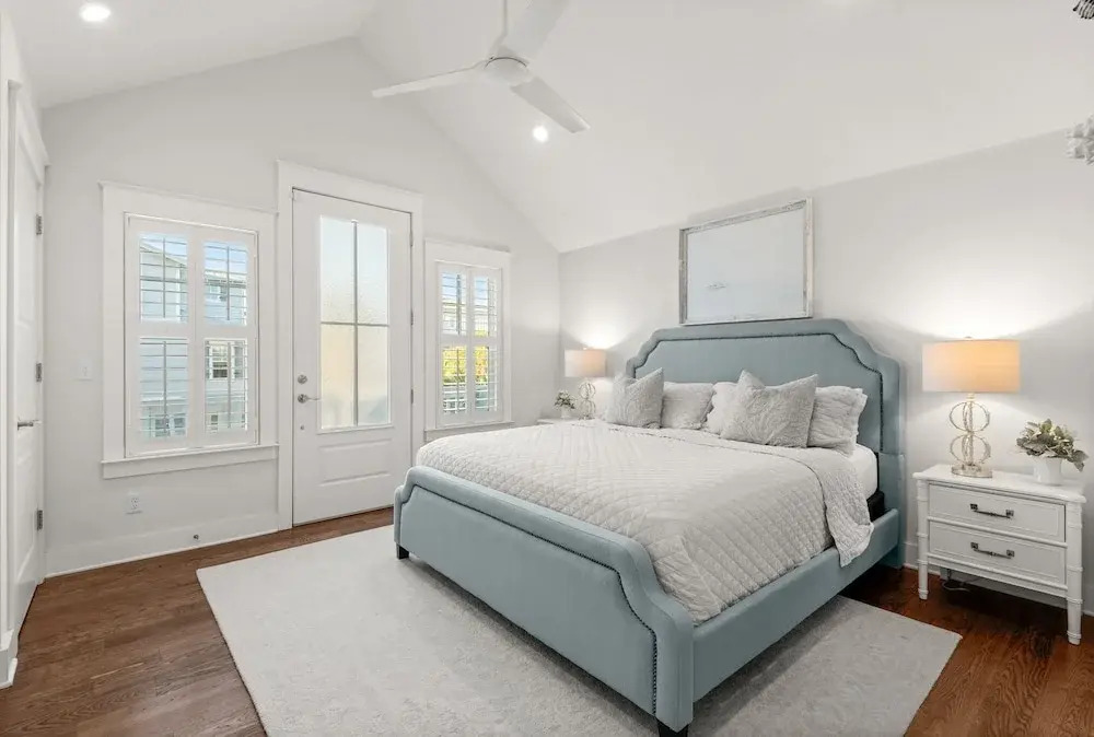 Carefree Cottage - 46 E Seacrest Blvd
