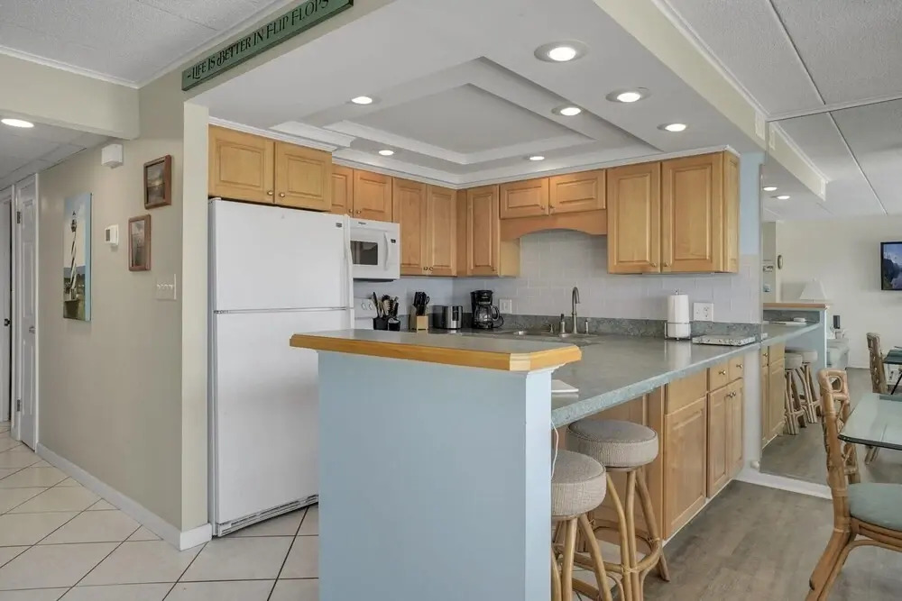 Thunder Island 139d 2 Bedroom Condo by RedAwning