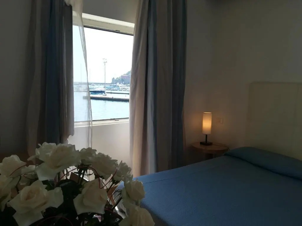 Bi Hotel