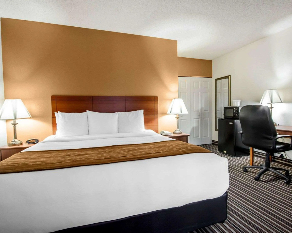 Comfort Suites Tucson near Sabino Canyon