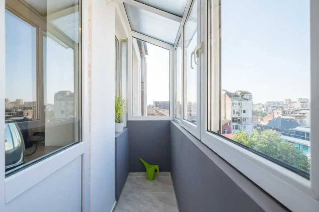 ARTistic & Spacious 2BD Central Apt