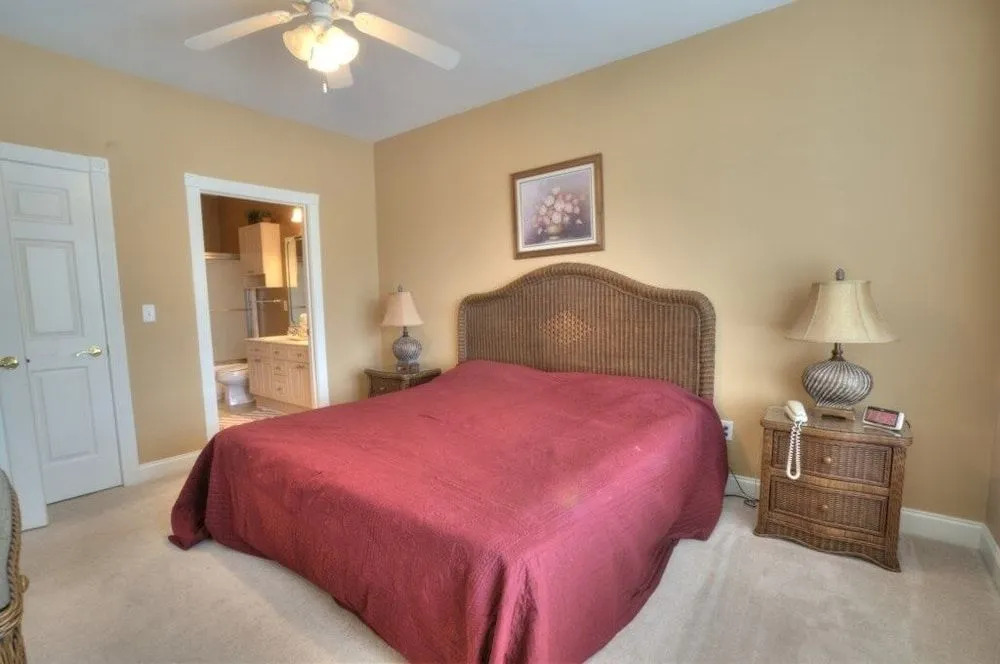 Magnolia Pointe 203 4821 2 Br condo by RedAwning