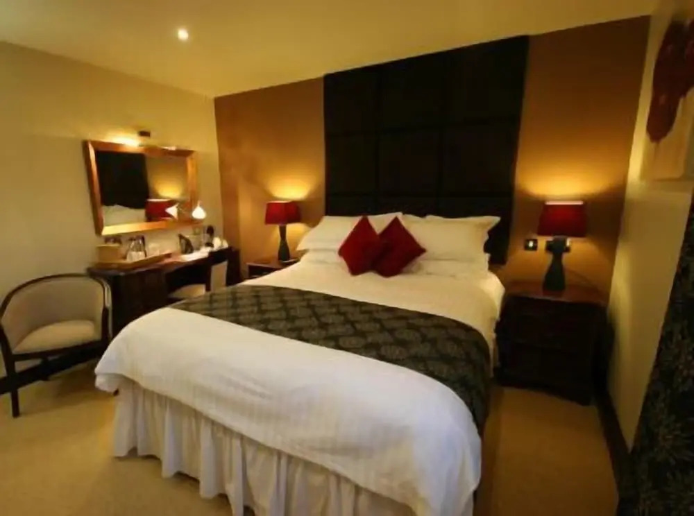 Three Horseshoes Country Inn