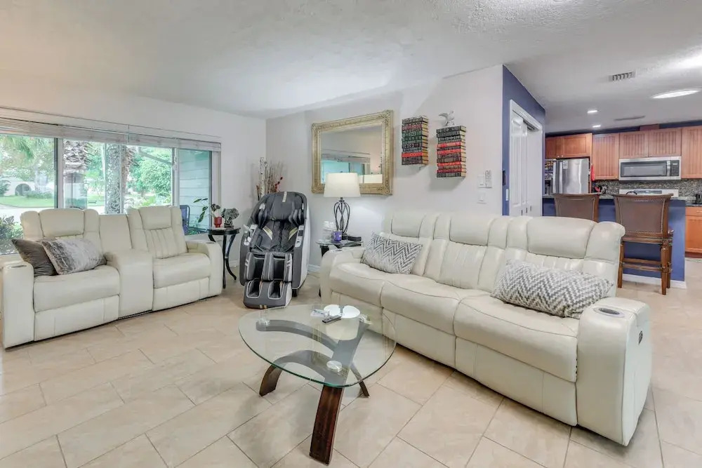 Private Hot Tub, Pool & Yard: Modern Bradenton Gem