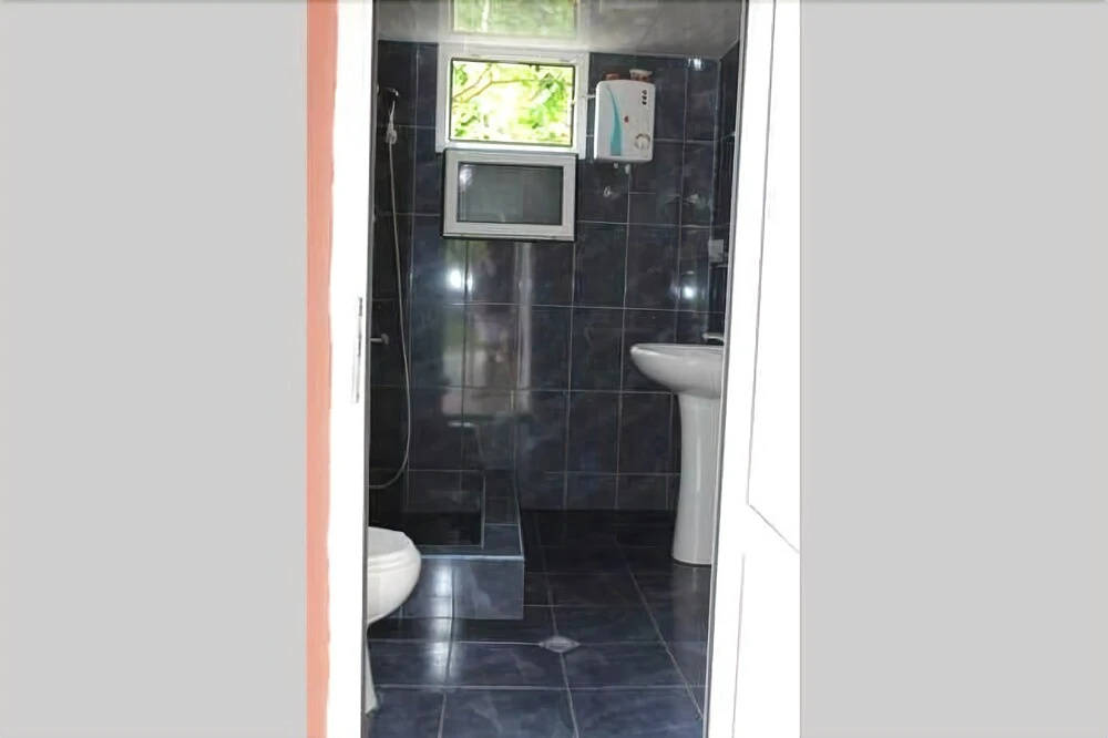 Nazibrola's Guest House