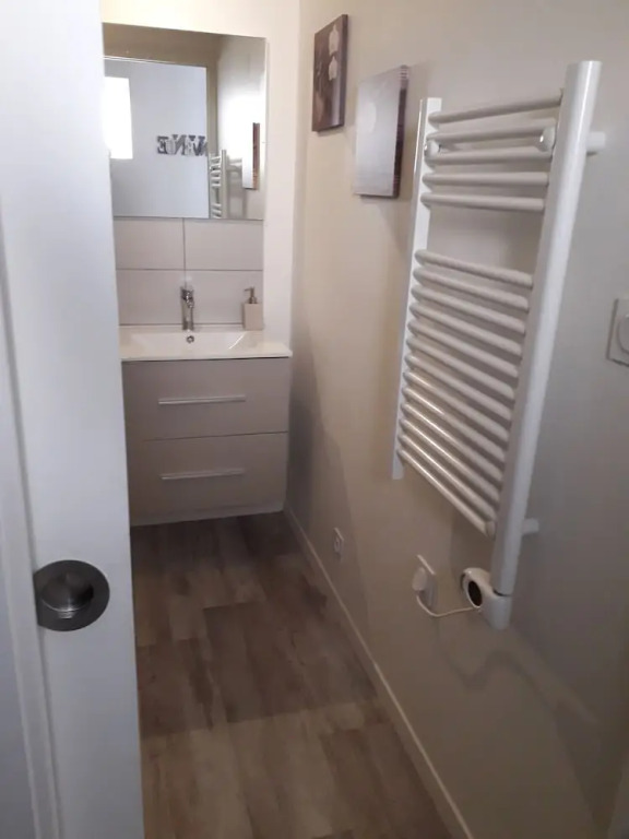 Appartement 2 pièces Le 32 BIS
