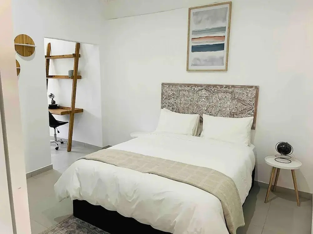 Ultra Modern 2 Bedroomed Apartment - 2082