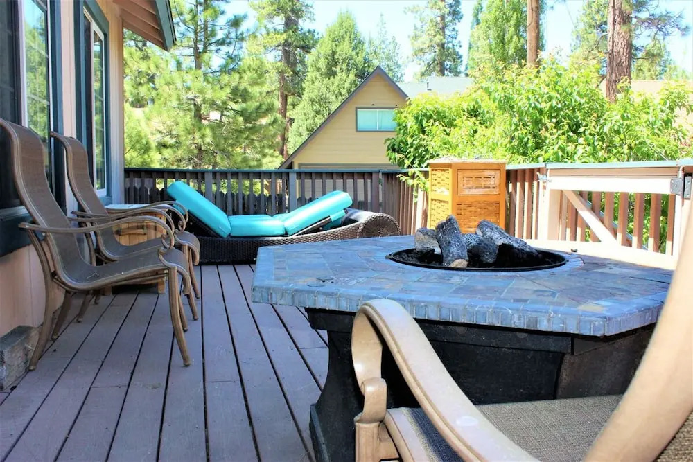 Lakeside Retreat-1830 by Big Bear Vacations