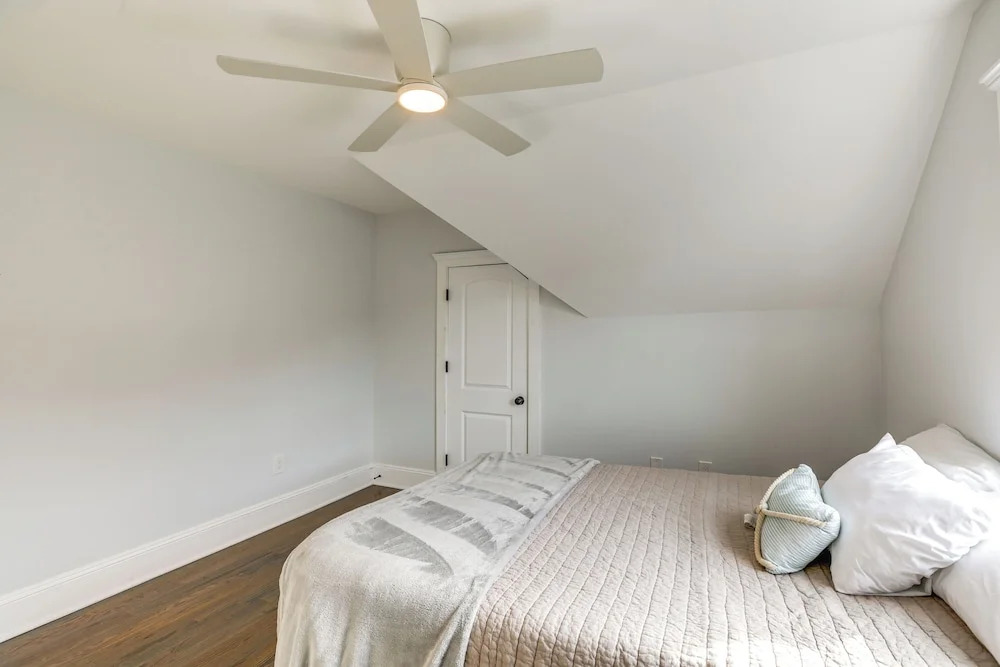 Long Branch Getaway - Walk to Beaches & Dining!