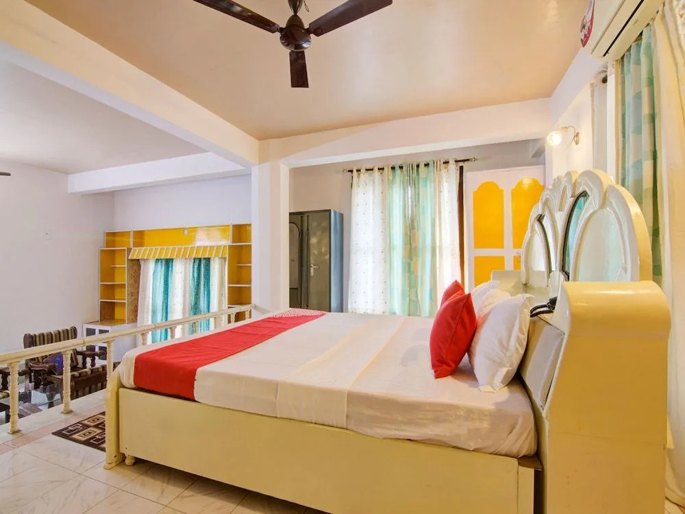 OYO 13542 Urban House