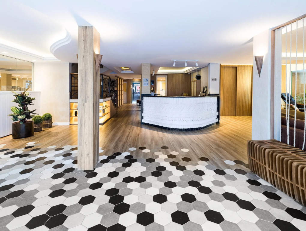 H Hotel