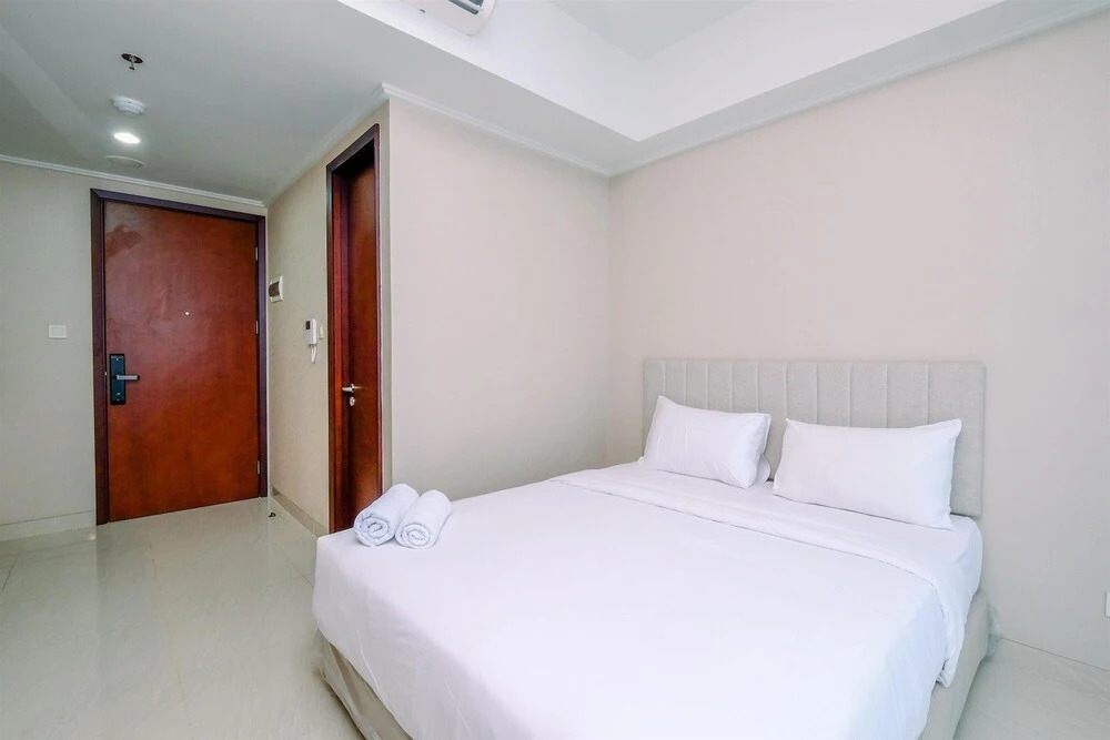 Fancy And Nice Studio At Green Sedayu Apartment