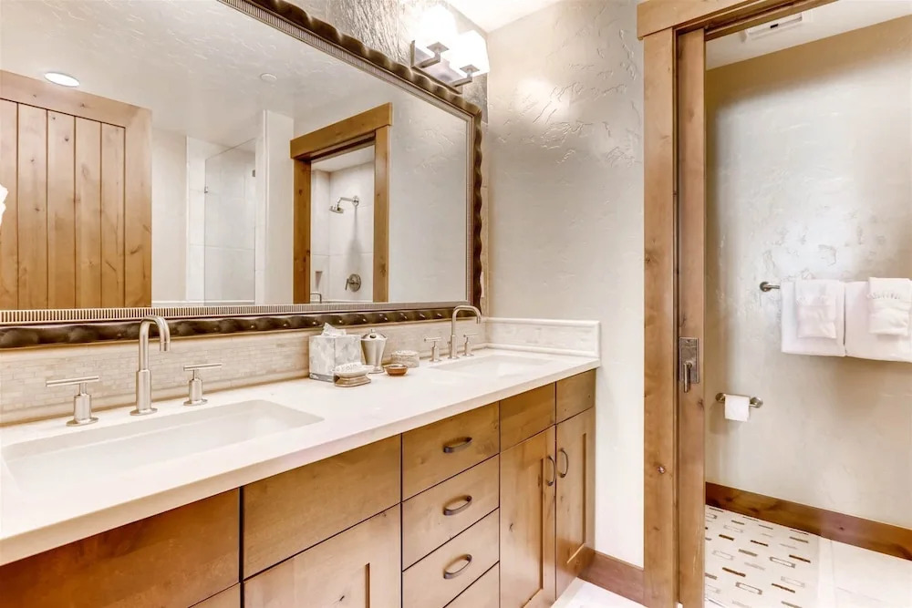 Luxury 3 Bedroom Breckenridge Vacation Rental with Mountain Views Steps from Historic Main Street