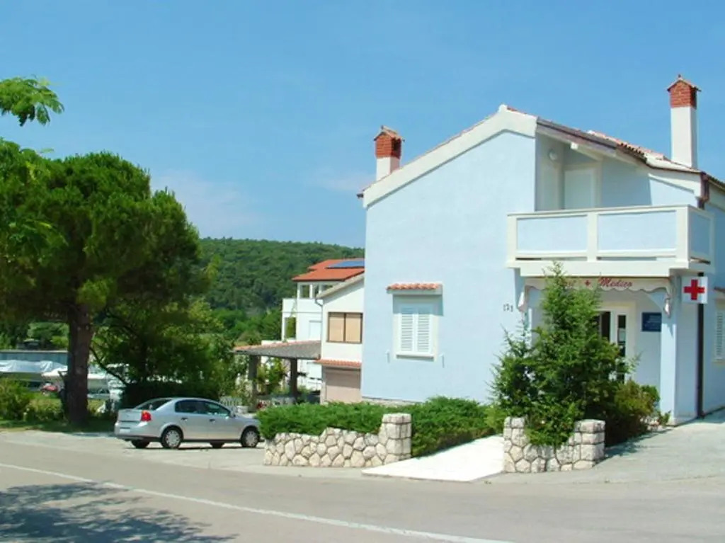 Apartment With 2 Bedrooms in Kampor, With Enclosed Garden and Wifi - 500 m From the Beach