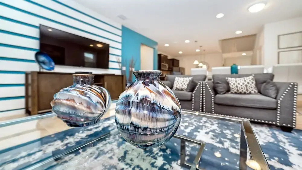 Special Offer Spacious Home With Pool!