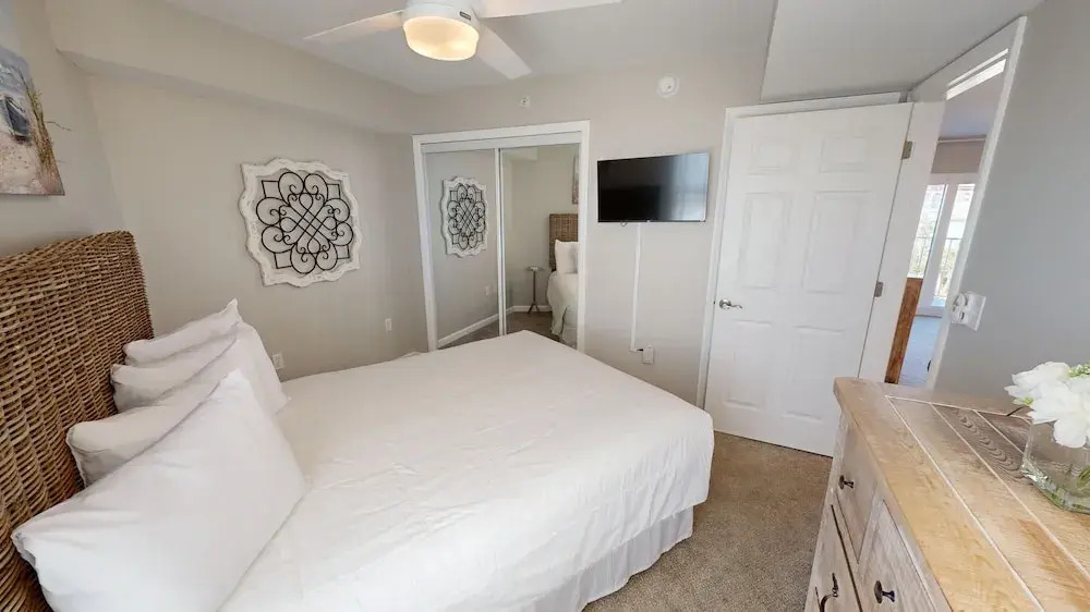 Seacrest 413 is a 2 BR Gulfside on Okaloosa Island by RedAwning