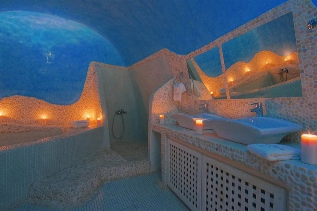 Suites of the Gods Cave Spa Hotel