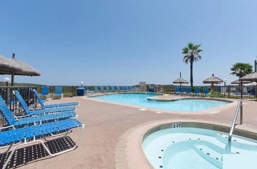 Renovated Saida Towers Getaway W/ Pool & Hot Tub 2 Bedroom Condo