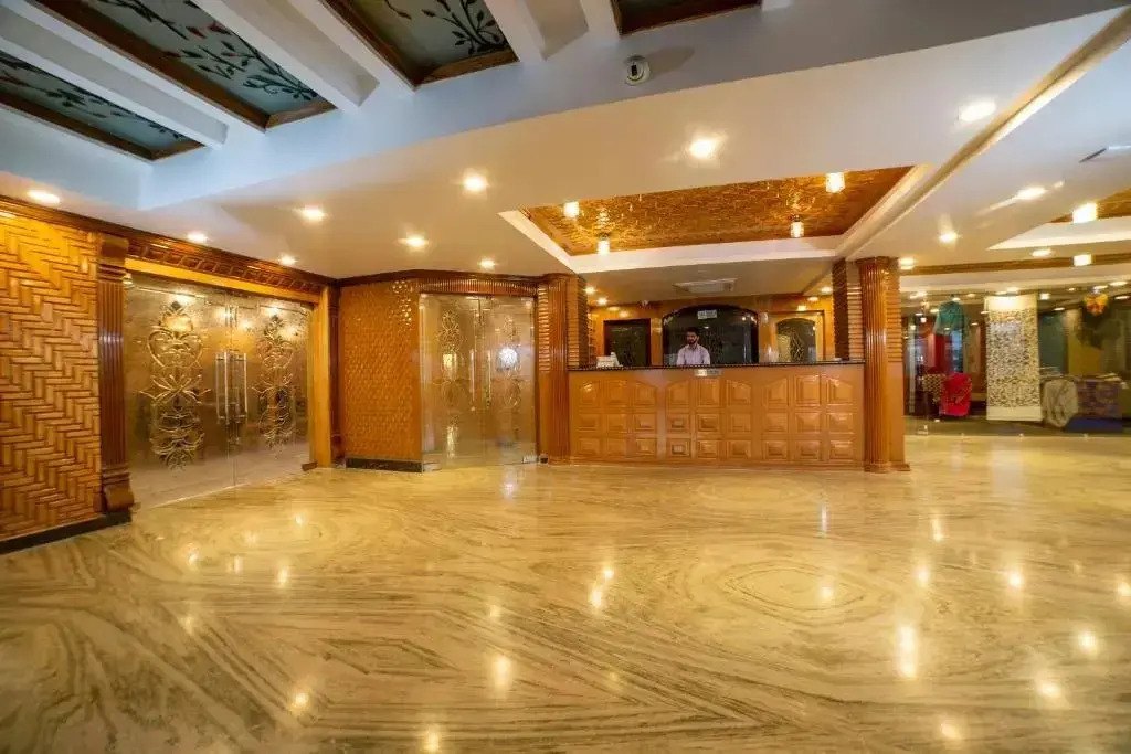 Opera Inn by OYO Rooms