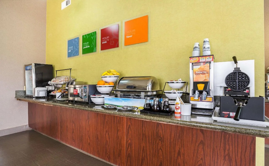 Super 8 by Wyndham Alexandria LA