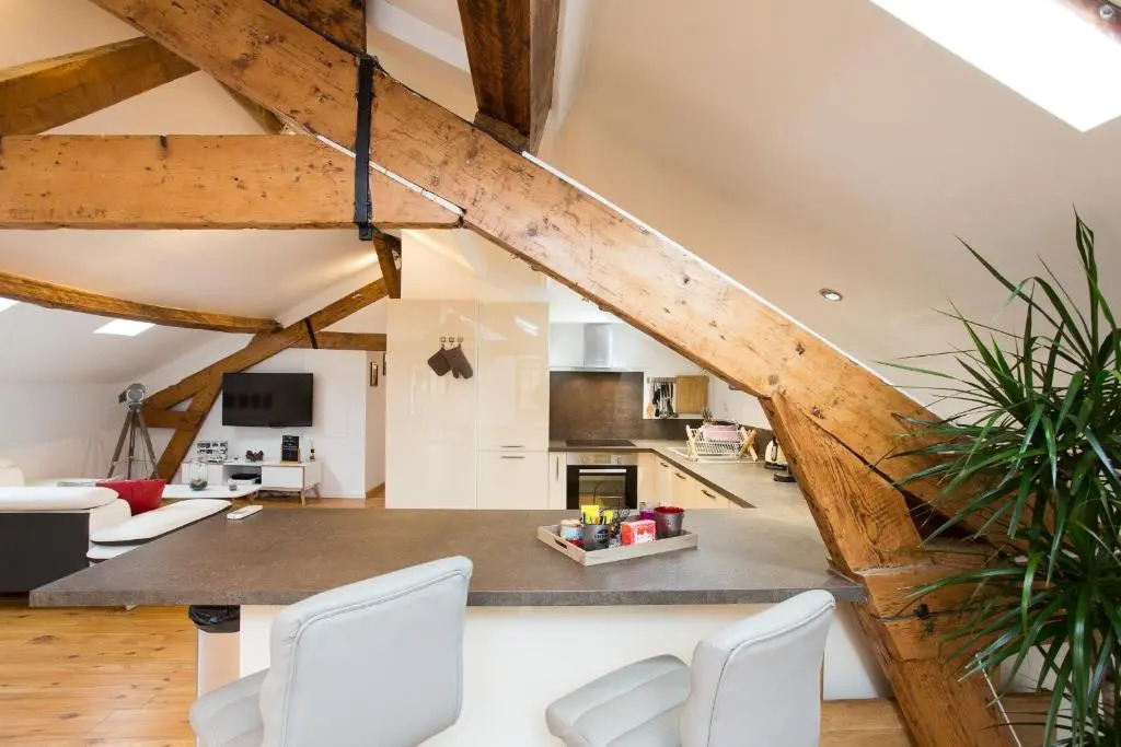 Big loft 107m2, 10min walk to Palais des Festivals