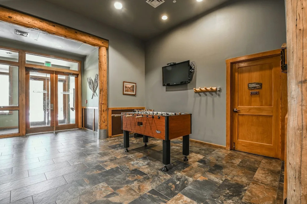 Arapahoe Lodge by Summit County Mountain Retreats