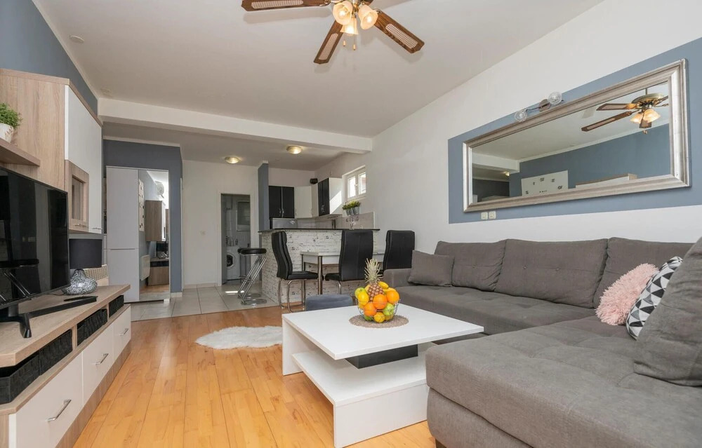 Stunning Apartment in Makarska With Wifi and 1 Bedrooms