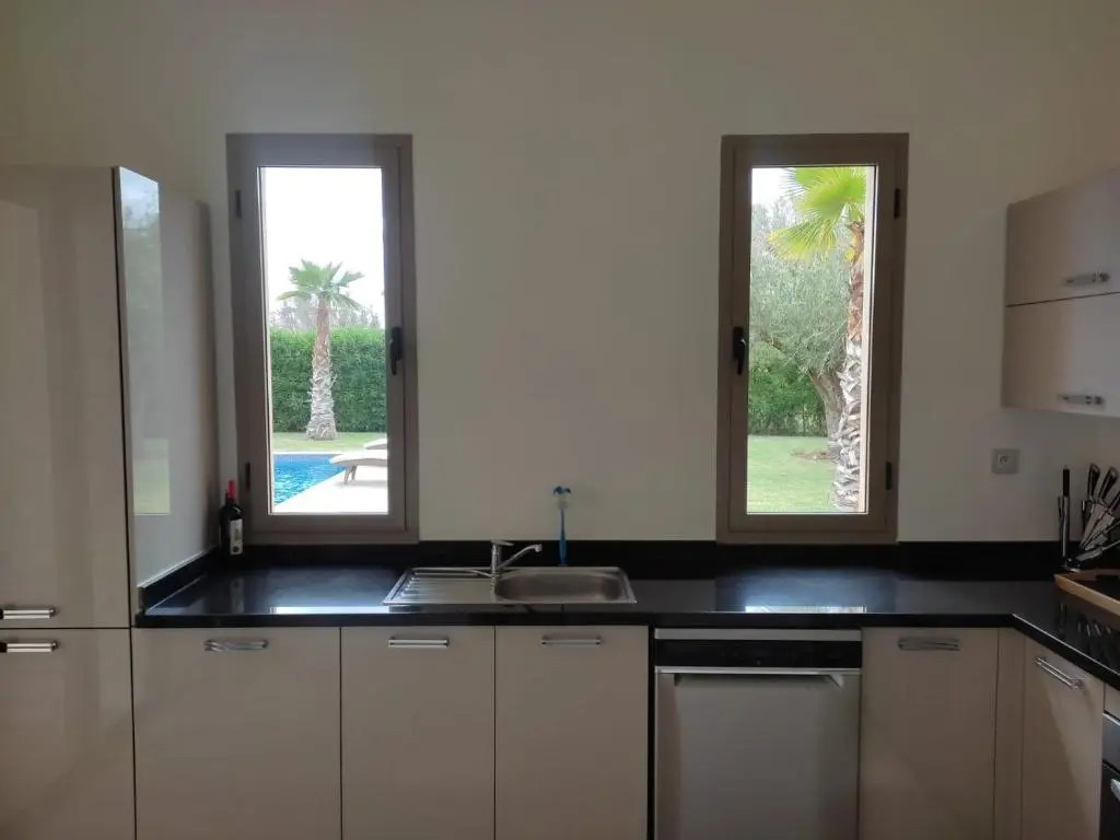 Villa isolée 4 façades avec piscine