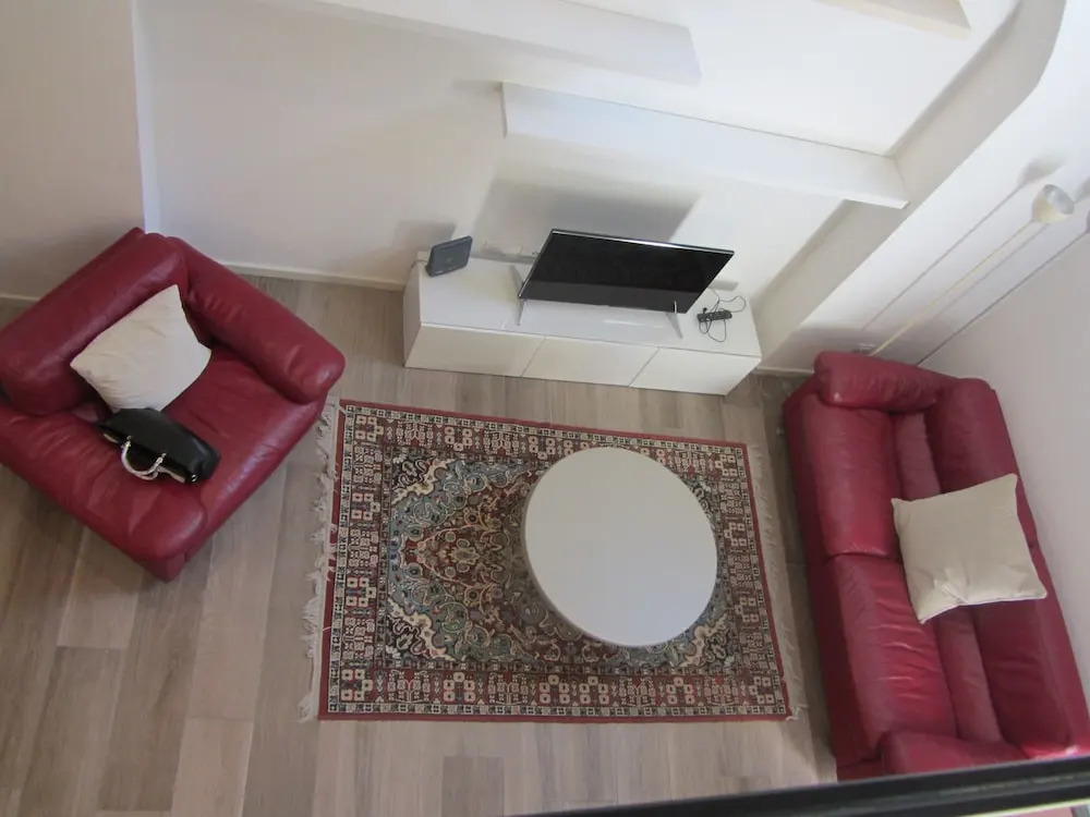 Garibaldi Luxury Home - Royal Solution