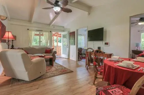 Tropical Anuenue Cottage