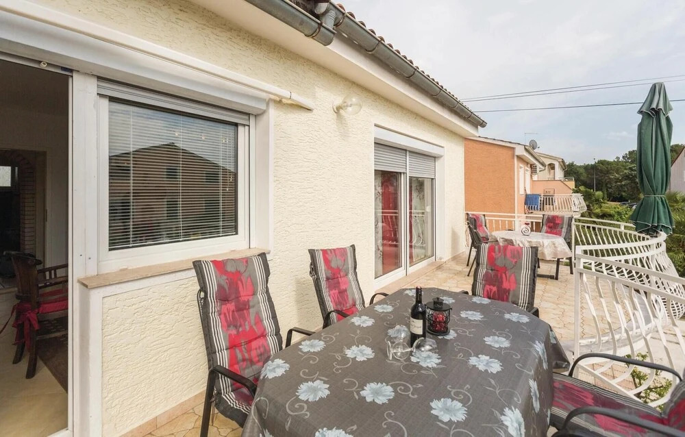 Awesome Apartment in Porec With 4 Bedrooms and Wifi