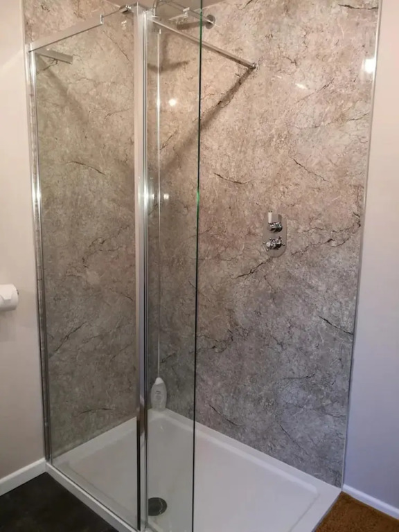Lovely, Spacious 1-bed Apartment in Poole
